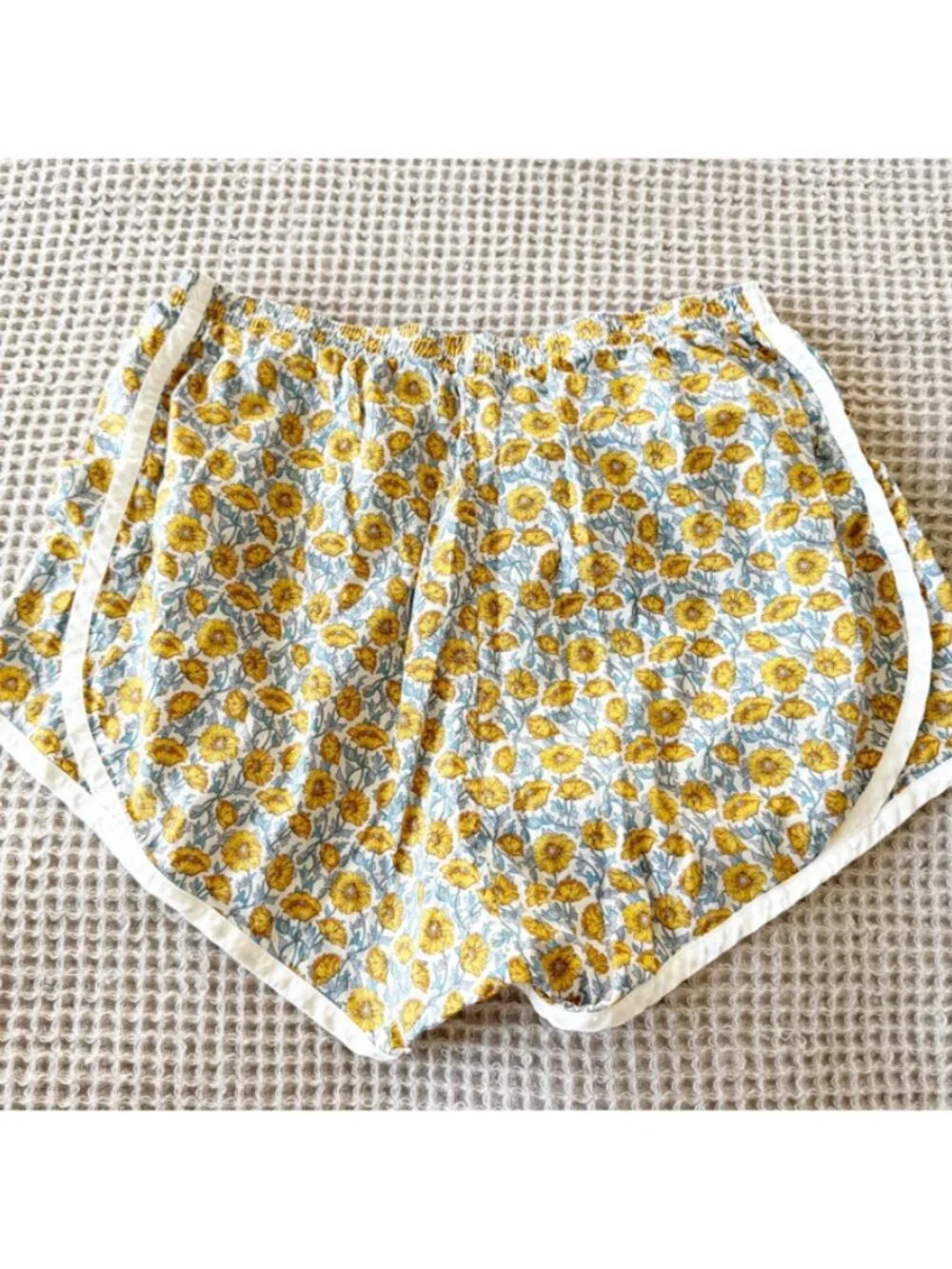ANN MASHBURN TRACK SHORT Yellow Floral Liberty Fabric M - Picture 2 of 4
